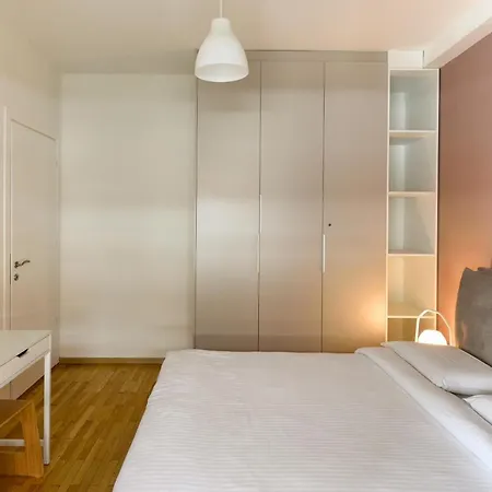 Blu & Marrone Suites-parking Included Appartamento
